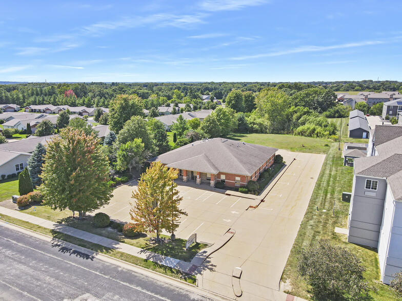 7013 N Stalworth Dr, Peoria, IL for lease - Building Photo - Image 3 of 6