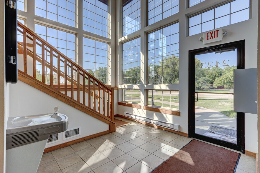 2425 New Pinery Rd, Portage, WI for sale - Lobby - Image 2 of 44