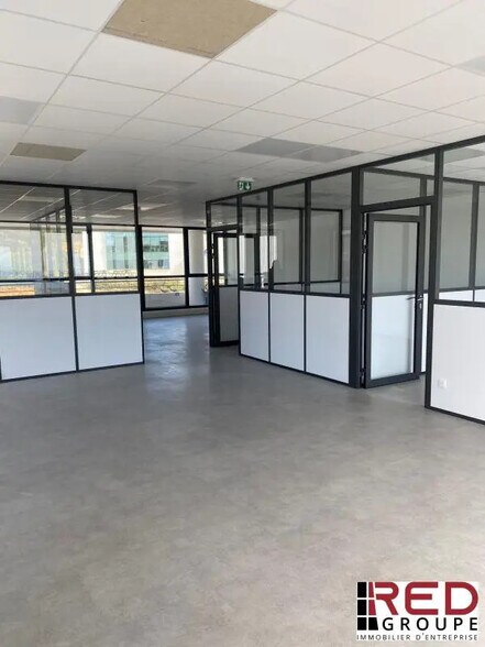 Office in La Ciotat for lease - Building Photo - Image 3 of 5