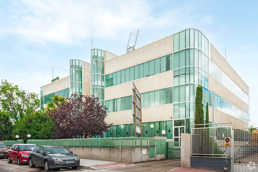 Ronda Poniente, 15, Tres Cantos, Madrid for sale - Building Photo - Image 1 of 6