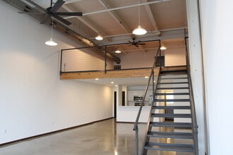 4121 Commerce St, Dallas, TX for lease Interior Photo- Image 2 of 5