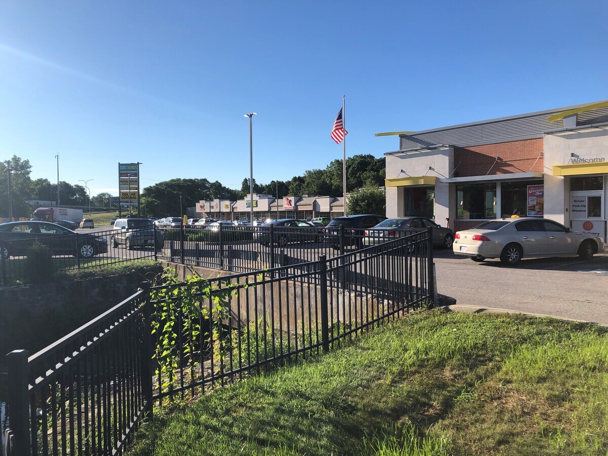 650 Branch Ave, Providence, RI 02904 Branch Avenue Plaza