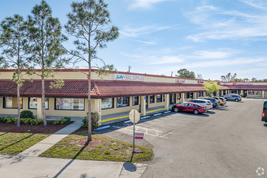 15250 S US 41/ Tamiami Trl, Fort Myers, FL for lease - Building Photo - Image 2 of 9