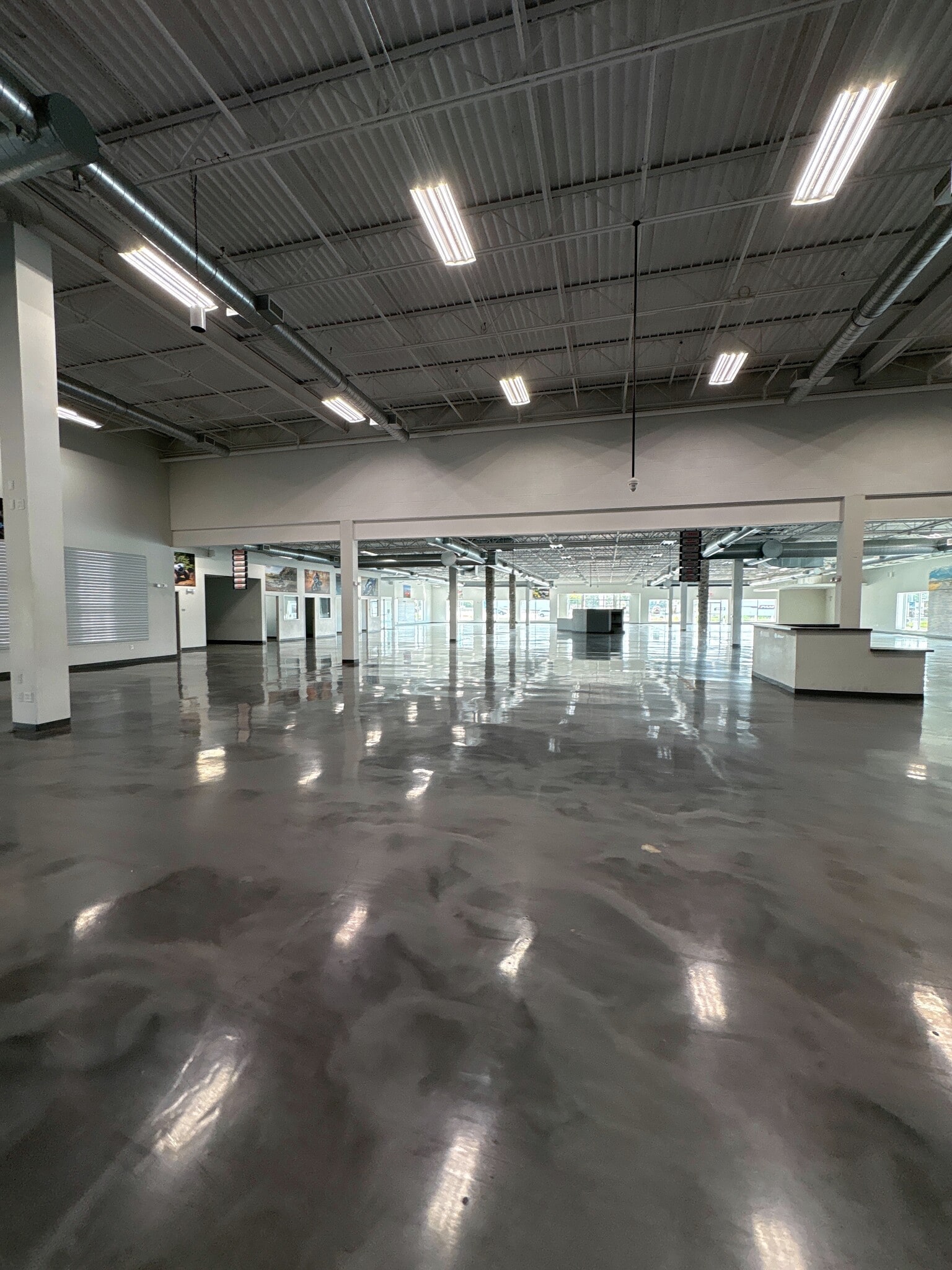 633 NE Loop 820, Hurst, TX for lease Interior Photo- Image 1 of 19