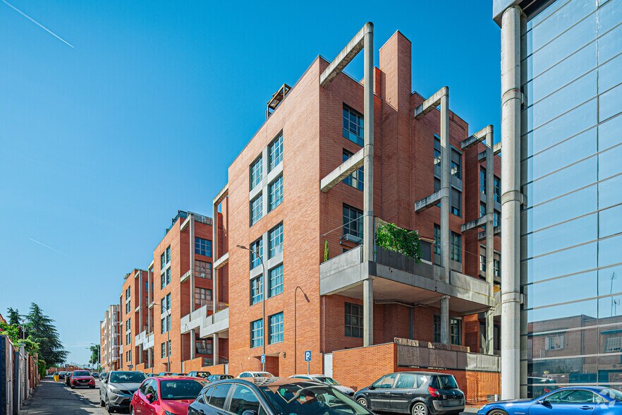 Calle de Albadalejo, 6, Madrid, Madrid for lease - Building Photo - Image 2 of 2