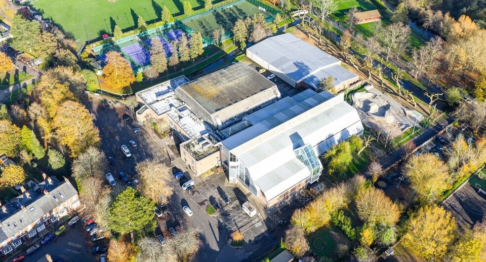 13 Gordon Rd, Winchester for sale - Building Photo - Image 1 of 11