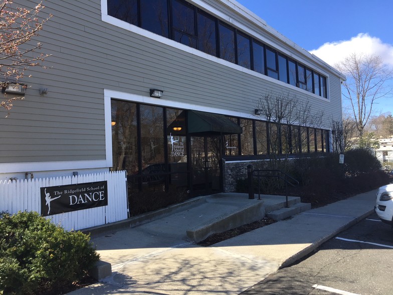 66 Grove St, Ridgefield, CT for lease - Building Photo - Image 3 of 23