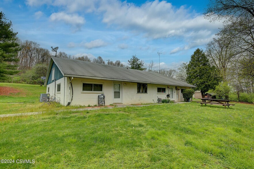 242 Snyder Ln, Millmont, PA for sale - Primary Photo - Image 1 of 33