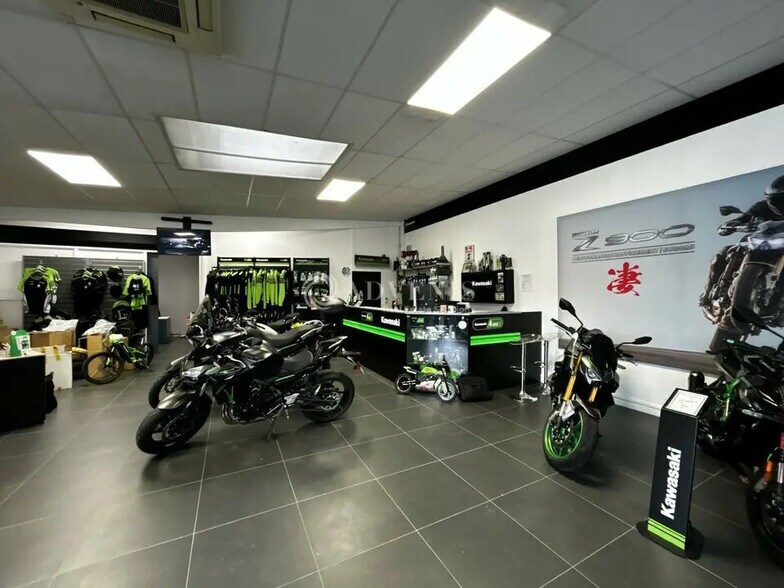 Retail in Narbonne for lease - Interior Photo - Image 3 of 8