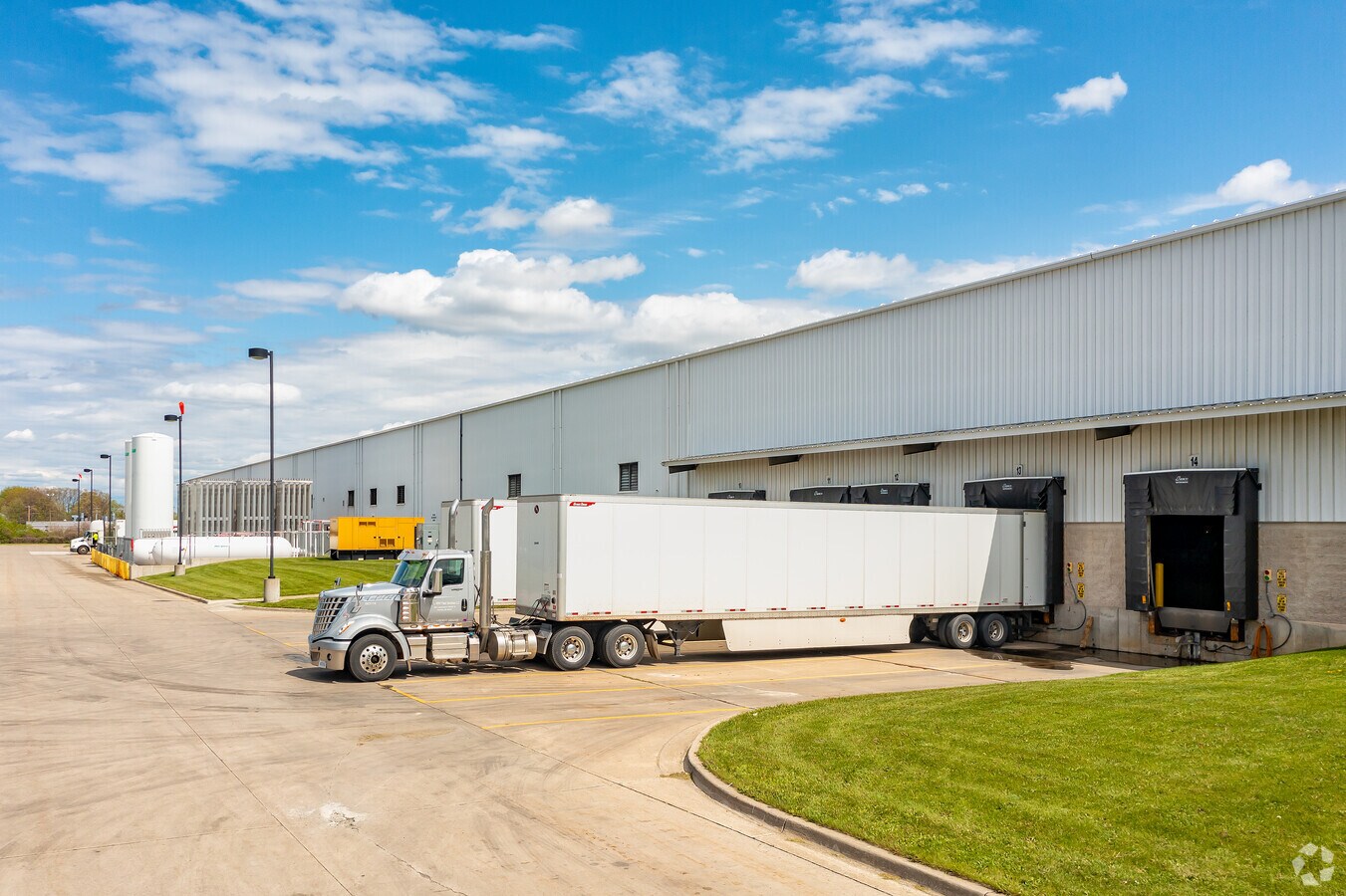 500 Centerpoint Pky, Pontiac, MI 48341