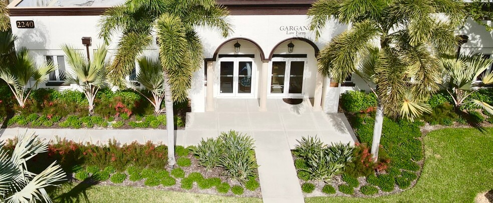 2240 W 1st St, Fort Myers, FL for lease - Building Photo - Image 3 of 7