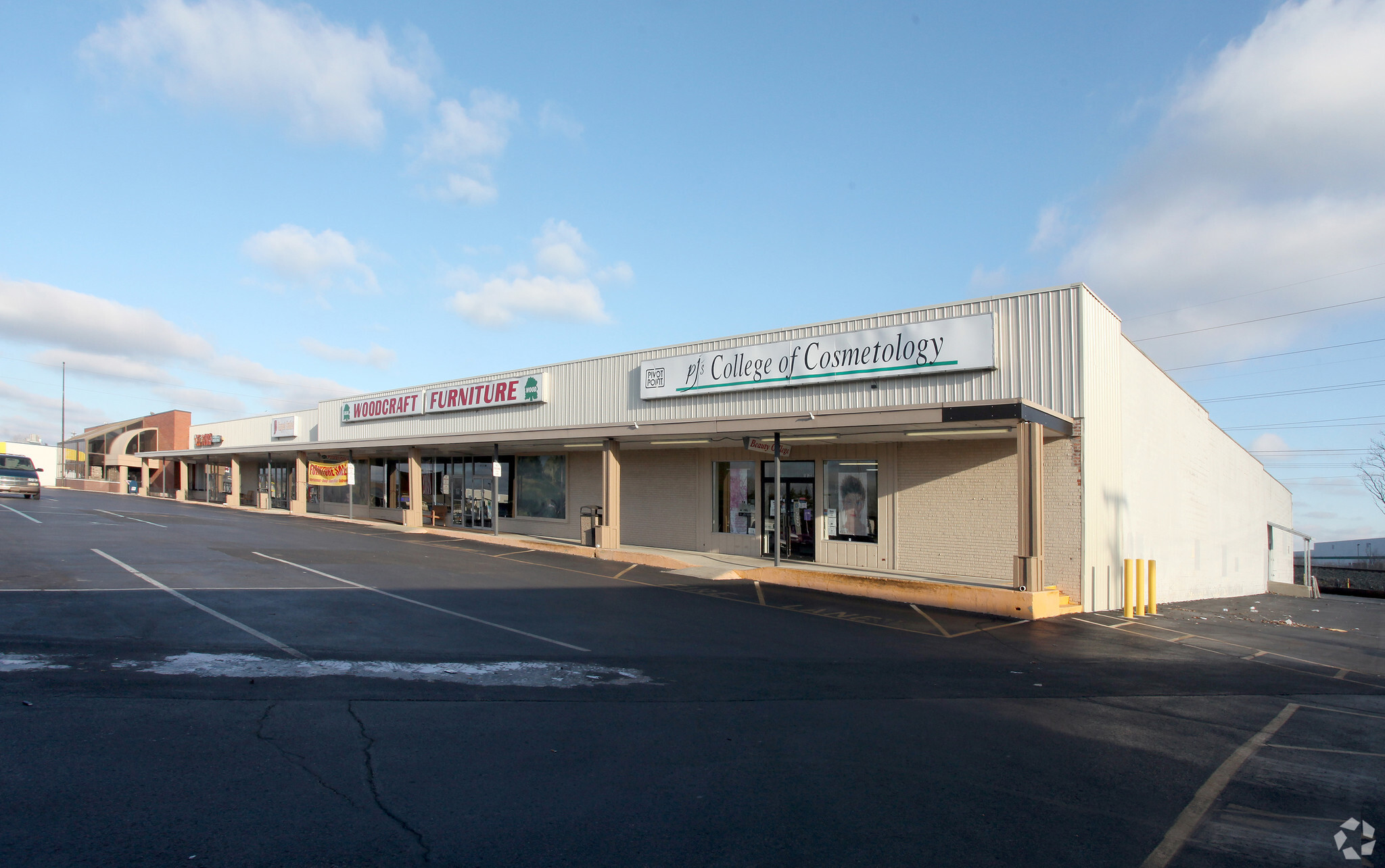 1000-1044 E Main St, Brownsburg, IN for lease Building Photo- Image 1 of 7