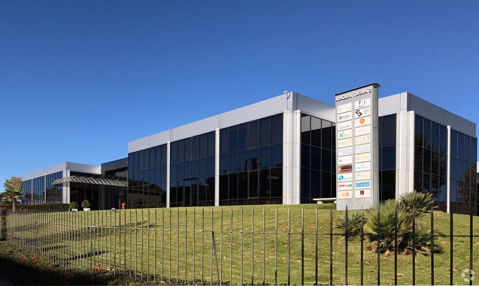 in Pozuelo de Alarcón, Madrid for sale - Primary Photo - Image 1 of 1