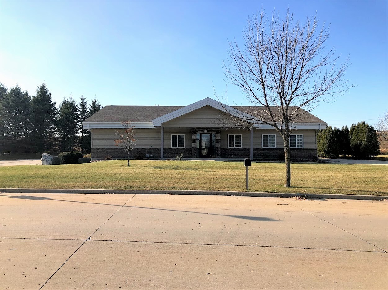 5151 Expo Dr, Manitowoc, WI for sale Building Photo- Image 1 of 1
