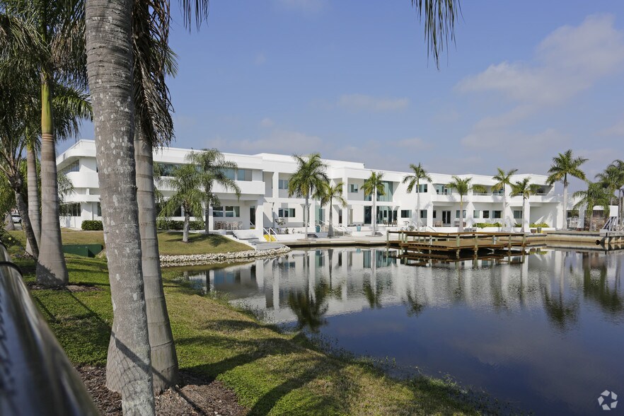 1651 Whitfield Ave, Sarasota, FL for sale - Primary Photo - Image 1 of 1