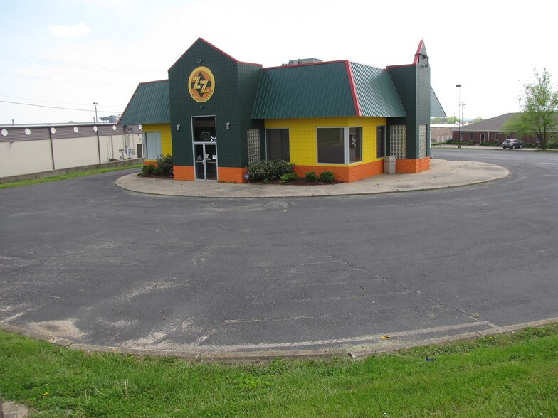 211 W John Rowan Blvd, Bardstown, KY for sale - Primary Photo - Image 1 of 1