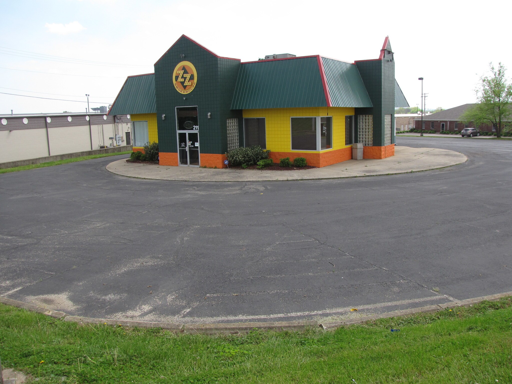 211 W John Rowan Blvd, Bardstown, KY for sale Primary Photo- Image 1 of 1