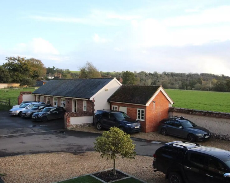 Renshaw Barns portfolio of 2 properties for sale on LoopNet.com - Primary Photo - Image 2 of 2