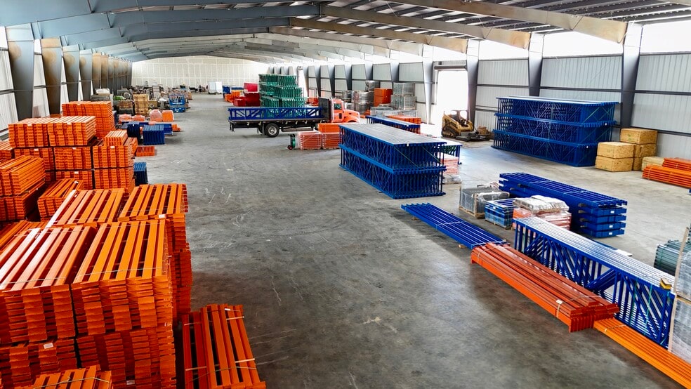 1102 Sealy Rd, Sealy, TX for lease - Building Photo - Image 3 of 7