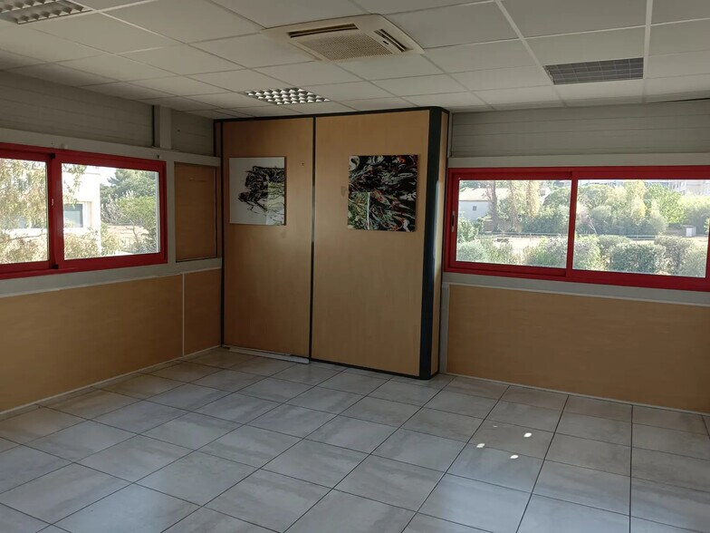 Office in La Seyne-sur-Mer for lease - Interior Photo - Image 3 of 7