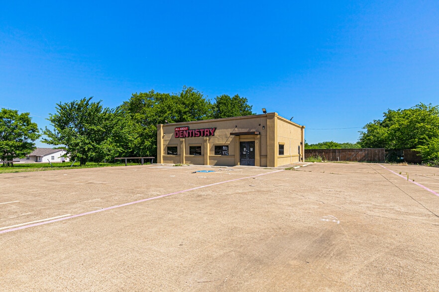 10215 Scyene Rd, Dallas, TX for sale - Building Photo - Image 3 of 10