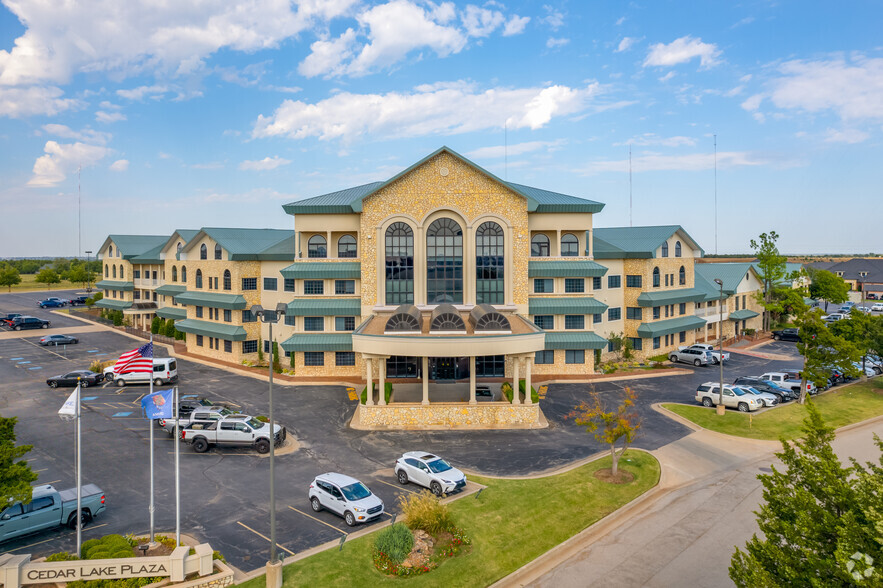 701 Cedar Lake Blvd, Oklahoma City, OK for lease - Building Photo - Image 1 of 31