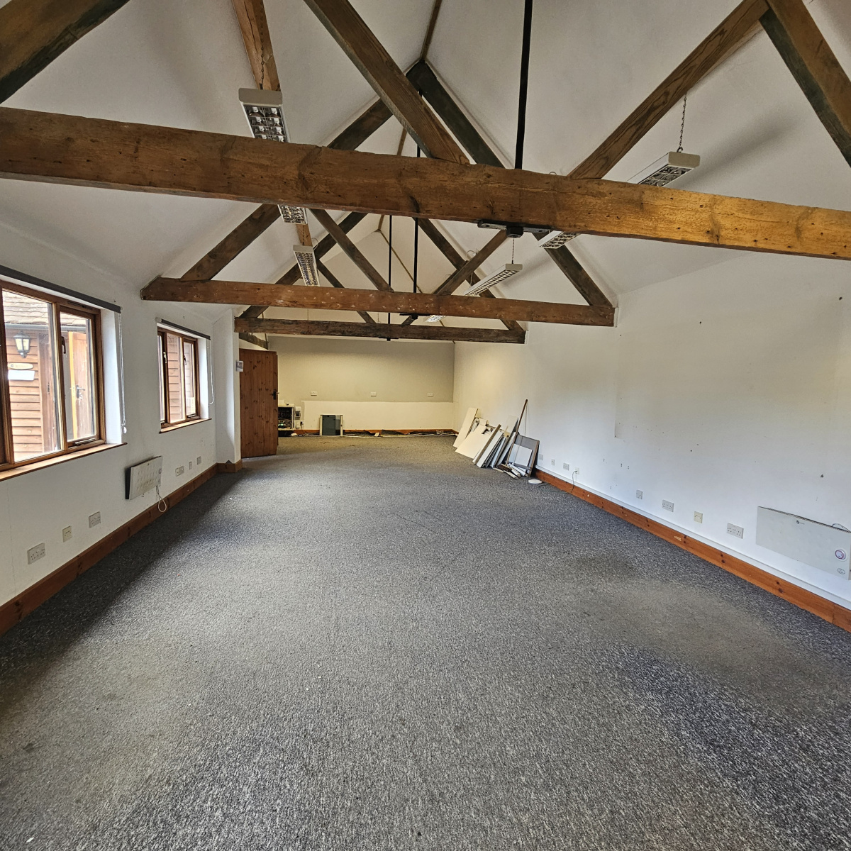 Wildham Ln, Chichester for lease Interior Photo- Image 1 of 5