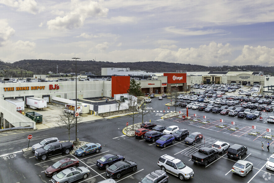 1000-4540 Palisades Center Dr, West Nyack, NY for sale - Primary Photo - Image 1 of 1