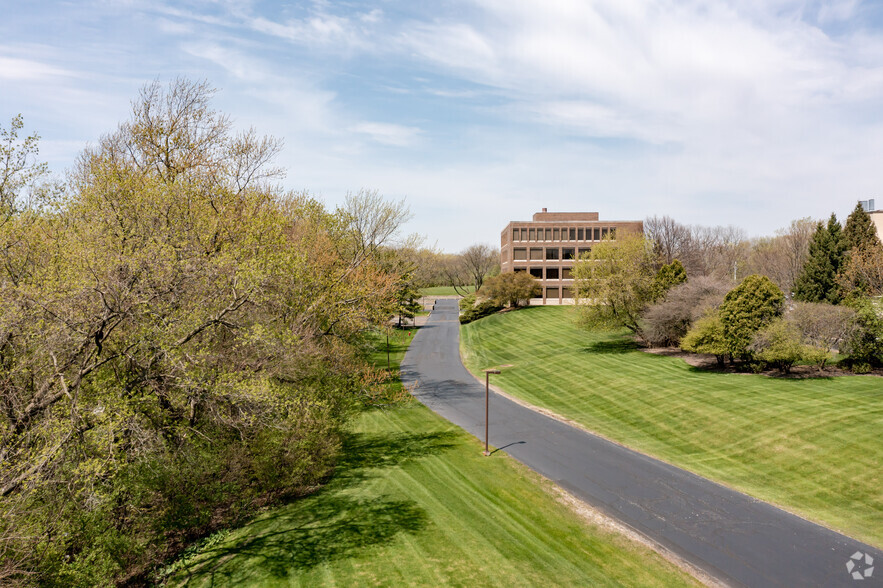 2000 S Batavia Ave, Geneva, IL for lease - Building Photo - Image 2 of 47