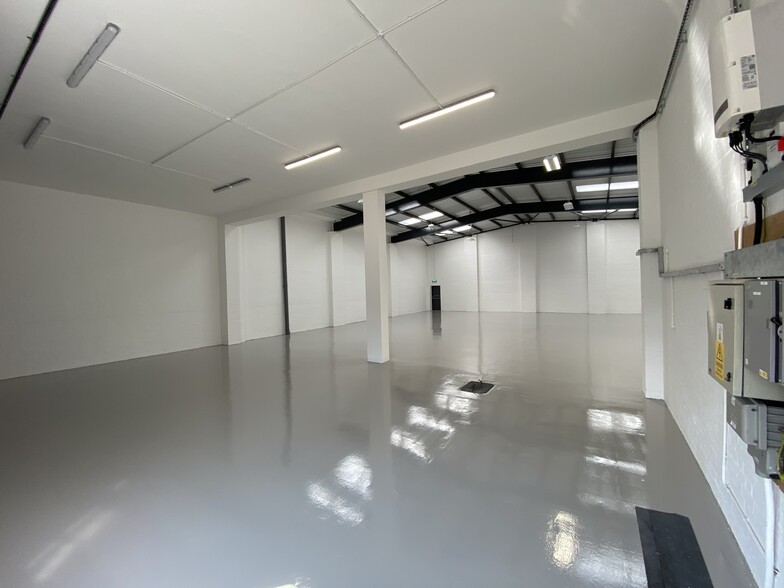 Rotherhithe New Rd, London for lease - Building Photo - Image 2 of 9