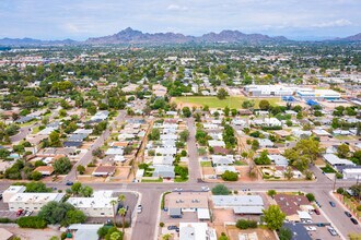 3429 E Earll Dr, Phoenix, AZ - aerial  map view