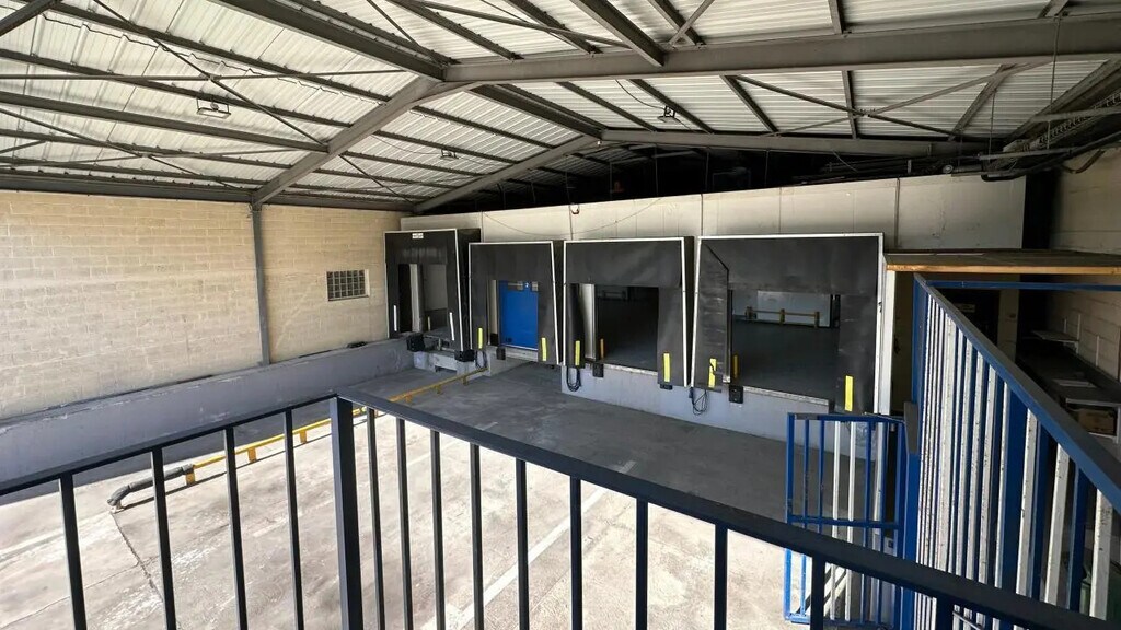 Vente Local d'activités 50 m² à 450 m² - Photo 1