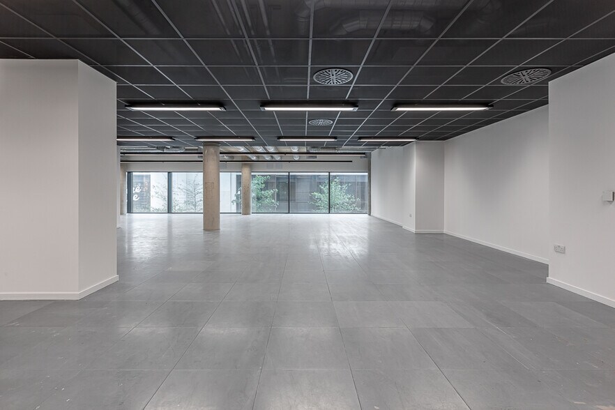 17 City North Pl, London for lease - Interior Photo - Image 2 of 12