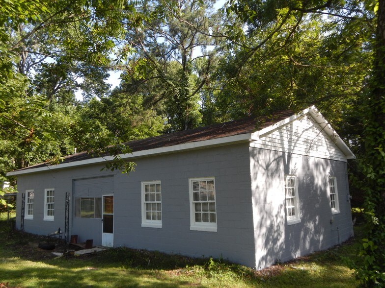 3042 Rd, Bessemer, AL 35022