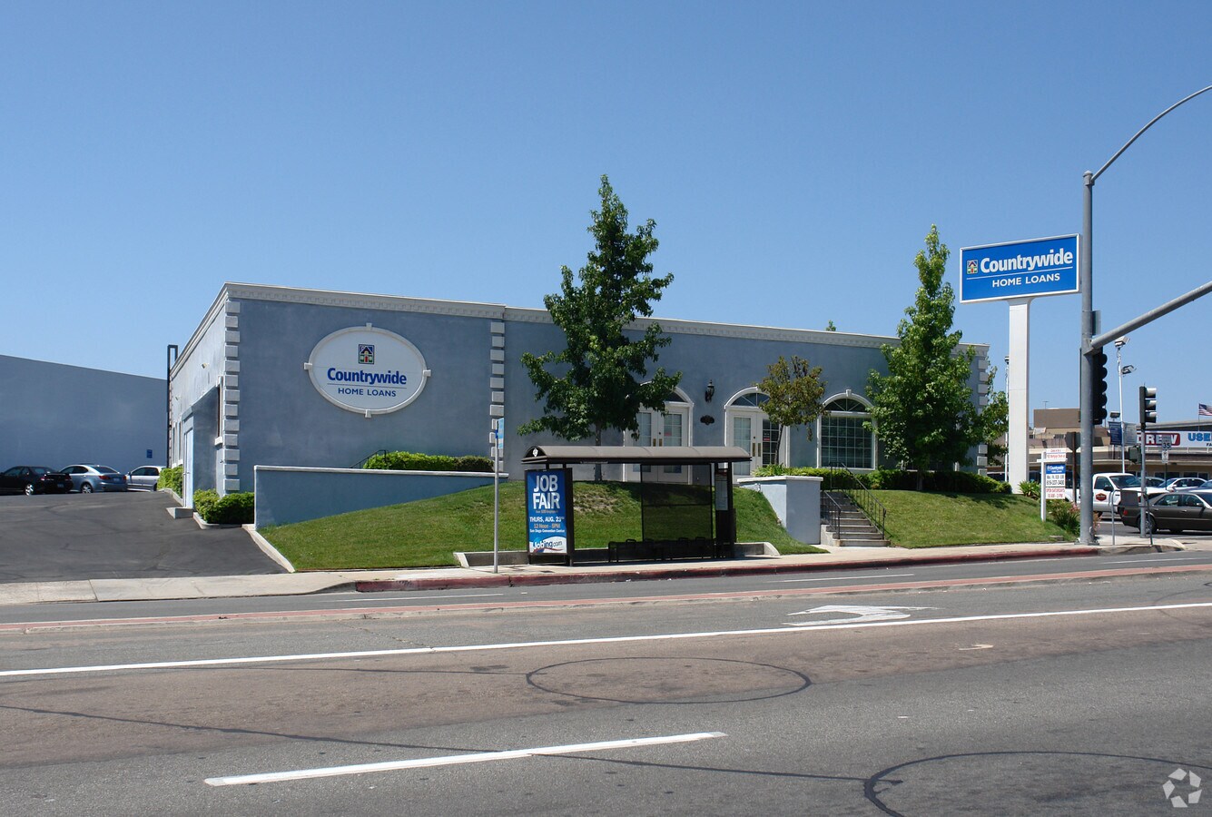 8898 La Mesa Blvd, La Mesa, CA 91942