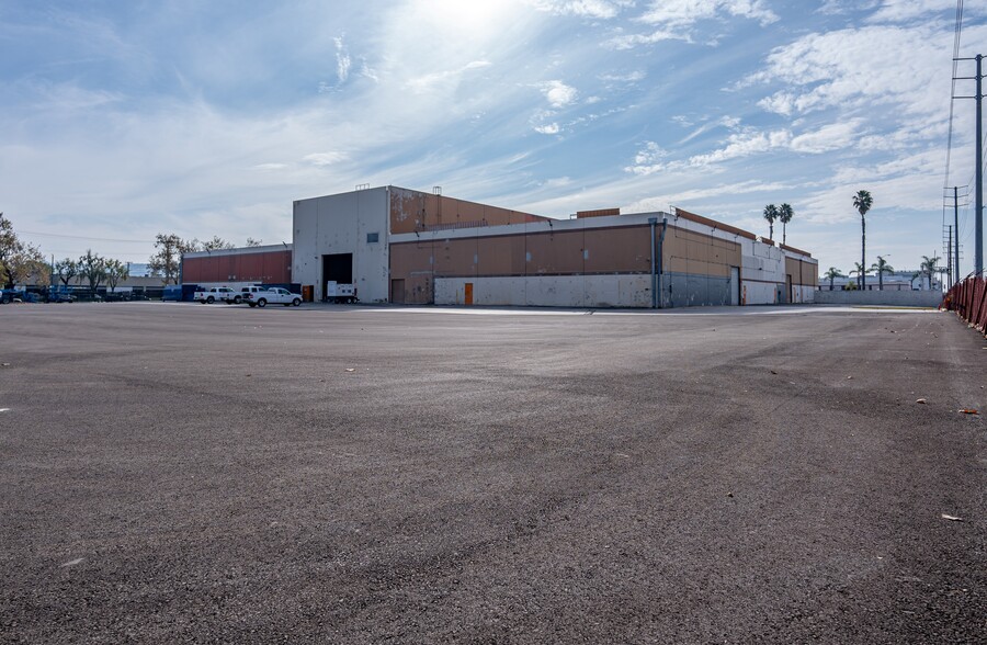 1212 Tustin Ave, Anaheim, CA for lease - Building Photo - Image 1 of 12