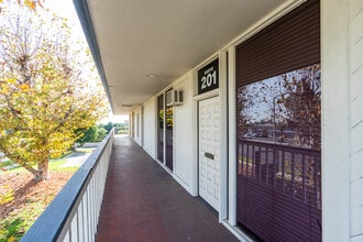 715 N Mountain Ave, Upland, CA for lease Interior Photo- Image 2 of 11