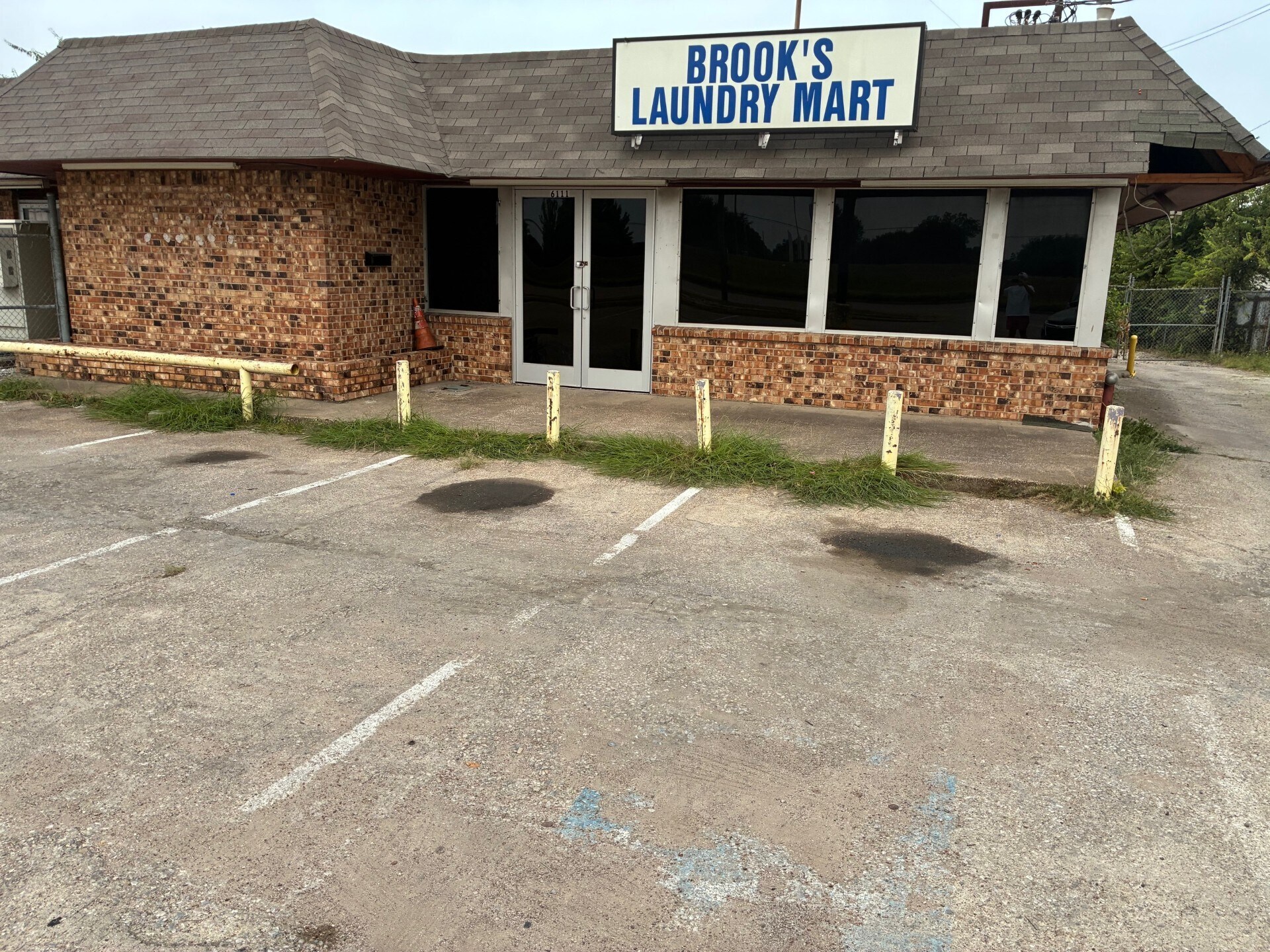6111 SRL Thornton Freeway, Dallas, TX for lease Building Photo- Image 1 of 21