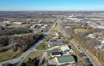 19605 E 40 Hwy, Independence, MO - aerial  map view