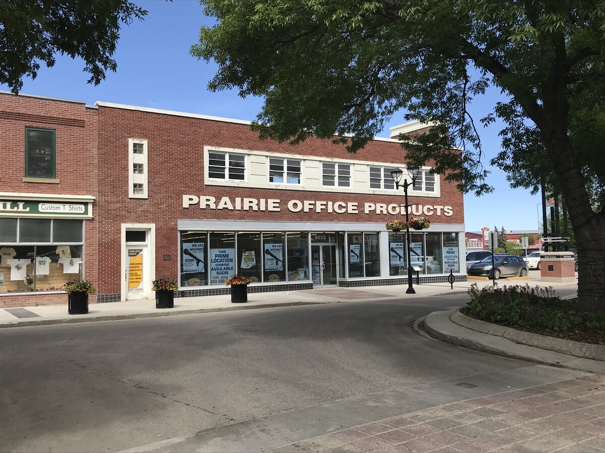 5032 50 Ave, Red Deer, AB T4N 4B1