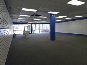 308-386 Towne Center Dr, Abingdon, VA for lease Interior Photo- Image 1 of 5