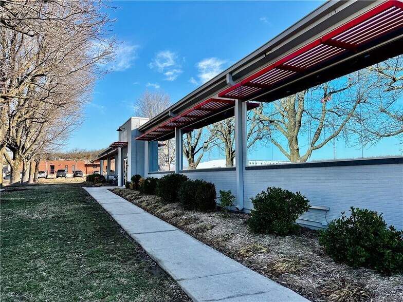 3660 S School Ave, Fayetteville, AR for lease - Building Photo - Image 2 of 6