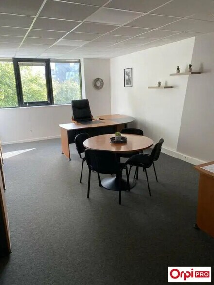 Office in Plérin for lease - Interior Photo - Image 1 of 4