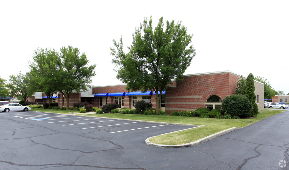 5265 Commerce Dr, Schererville, IN for lease - Building Photo - Image 3 of 9