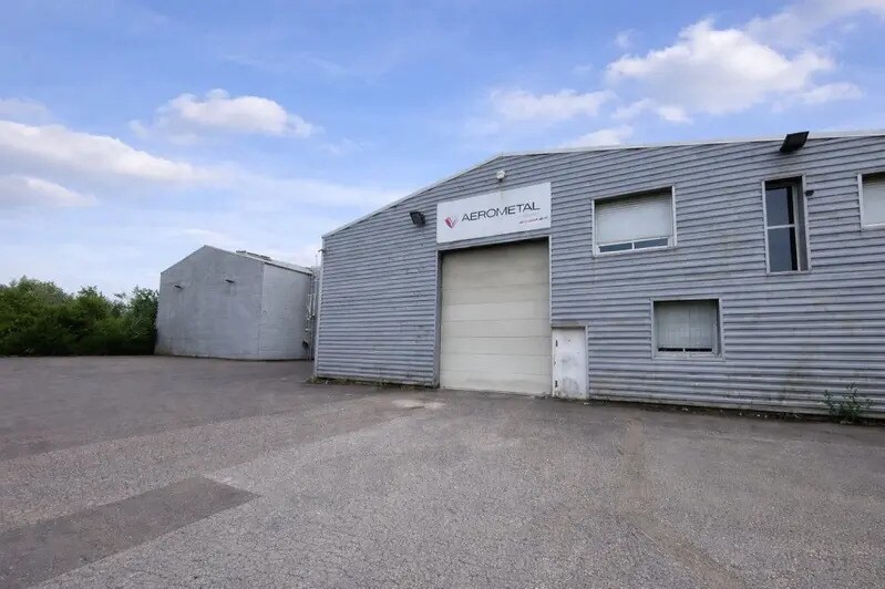 Industrial in Gergy for sale - Building Photo - Image 2 of 11