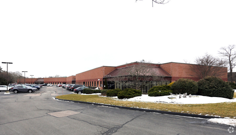 120 Forbes Blvd, Mansfield, MA for lease - Building Photo - Image 1 of 4