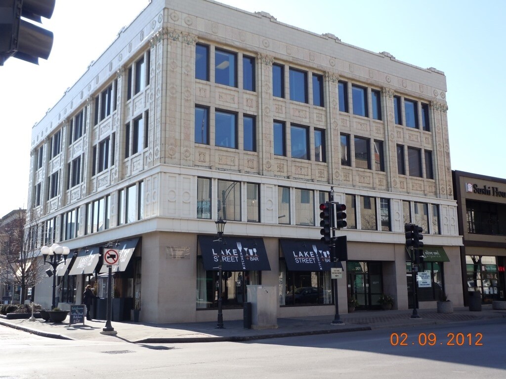 1101 Lake St, Oak Park, IL 60301 | LoopNet.com