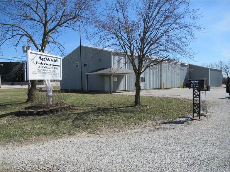 609 W Main St, Casey, IL for sale - Building Photo - Image 1 of 1