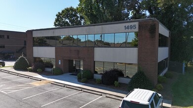 1540 Westbrook Plaza Dr, Winston-Salem, NC for lease Interior Photo- Image 1 of 3