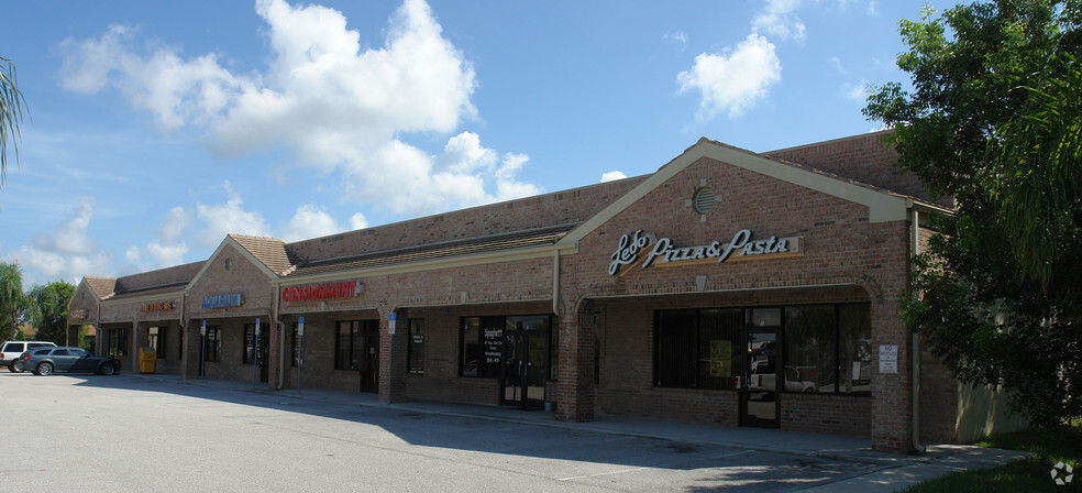 231 Del Prado Blvd, Cape Coral, FL for lease - Primary Photo - Image 2 of 5